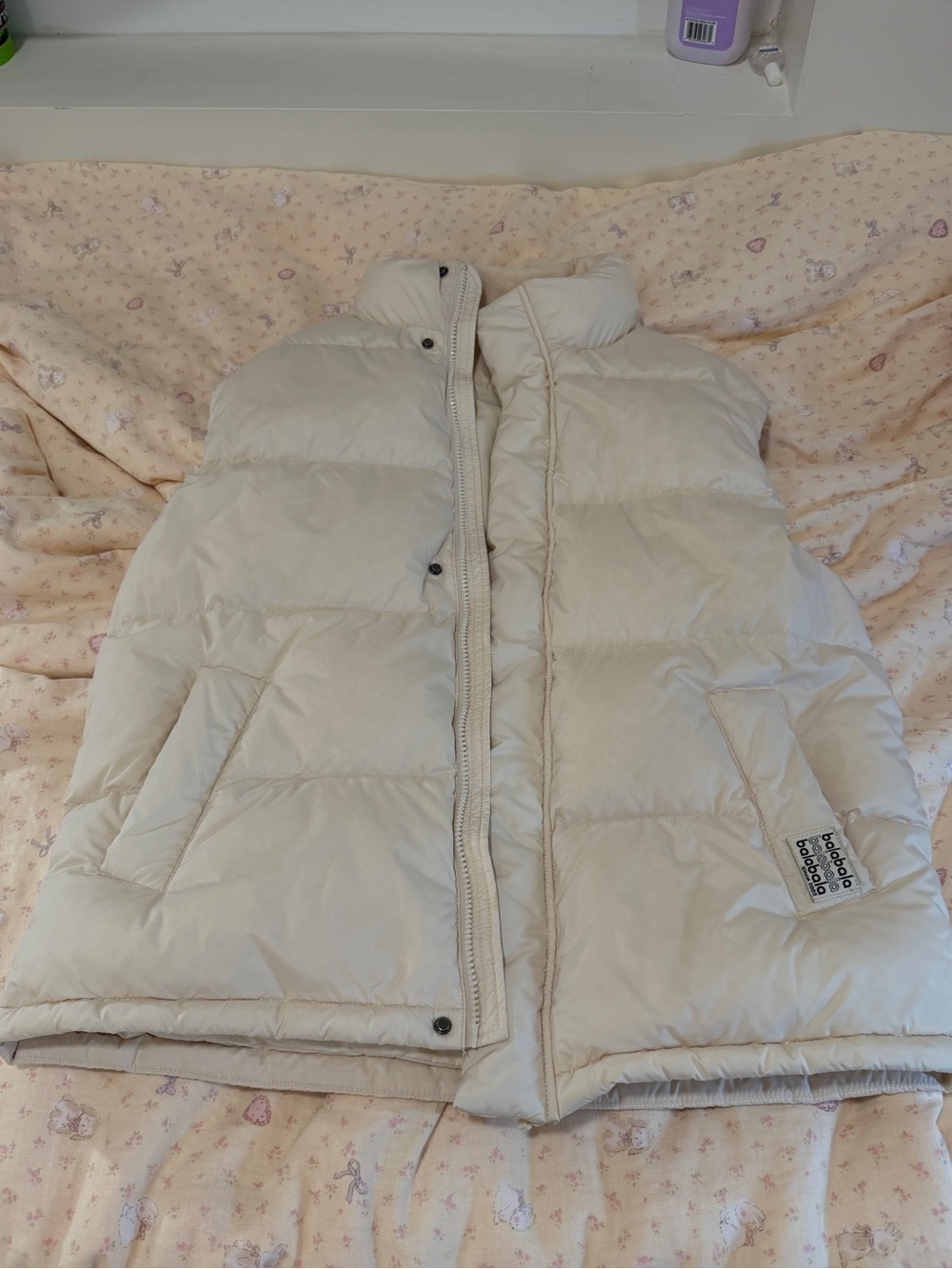 Kids Cream Puffer Vest with Quilted Insulation